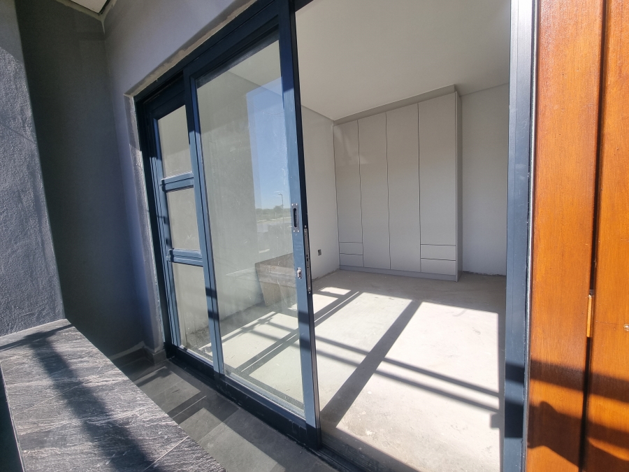 5 Bedroom Property for Sale in Sandown Western Cape